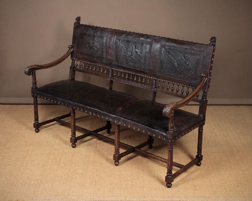 Walnut & Leather Renaissance Revival Settle C.1880.