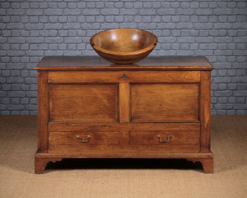 Late 18th.c. Elm Coffer C.1790.
