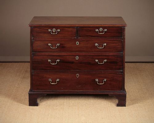 Small Georgian Mahogany Chest of Drawers C.1800.