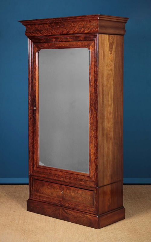 Early 19th.c. Mahogany Cabinet or Clothes Press C.1820.