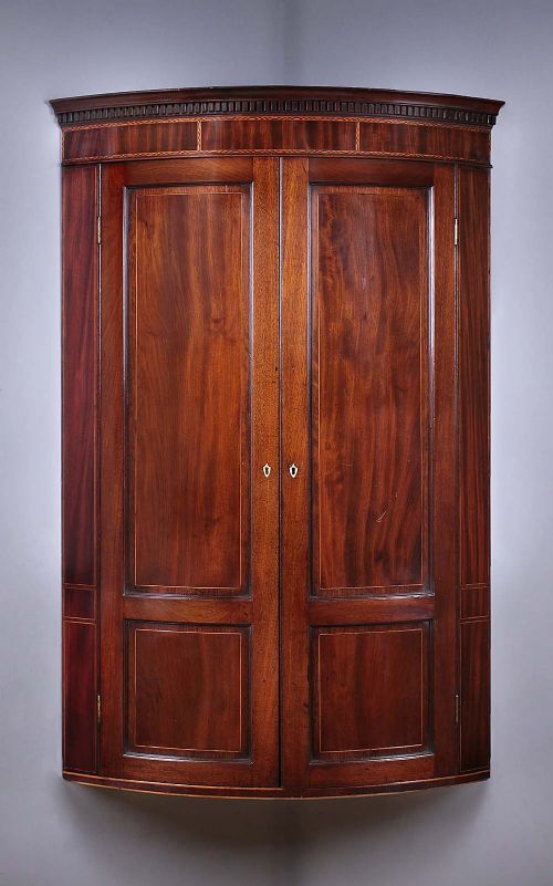 19th.c. Mahogany Bow Front Corner Cupboard C.1810
