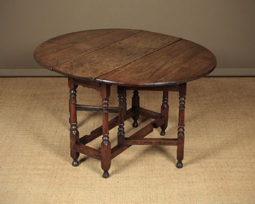 Small 18th.c. Oak Gateleg Supper Table C.1750.