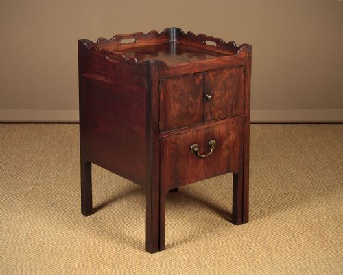 Georgian Mahogany Night Table C.1800.