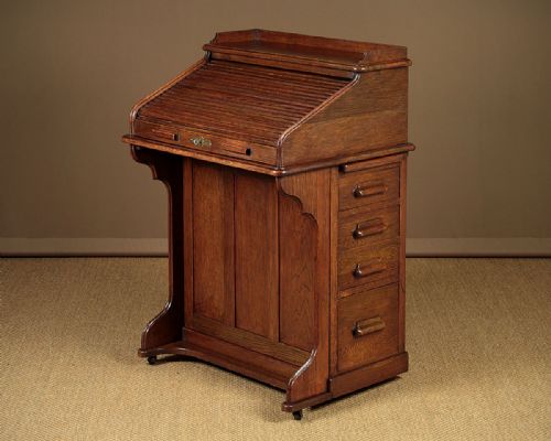 Edwardian Oak Clerk’s Desk C.1910.