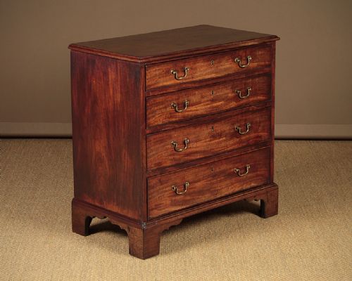 Georgian Mahogany Bachelor’s Chest of Drawers C.1790.