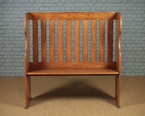 Arts & Crafts Oak High Back Settle C.1920.