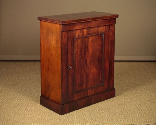 Small 19th.c. Mahogany Side Cabinet C.1860.