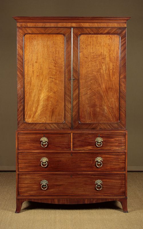 Regency Mahogany Linen Press C.1820.
