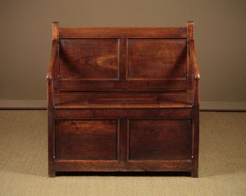 Late 18th.c. Welsh Elm Box Settle C.1790.