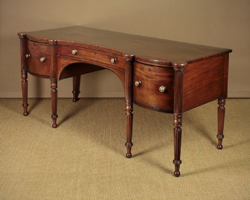 Large Regency Sideboard in the Manner of Gillows of Lancaster C.1820.