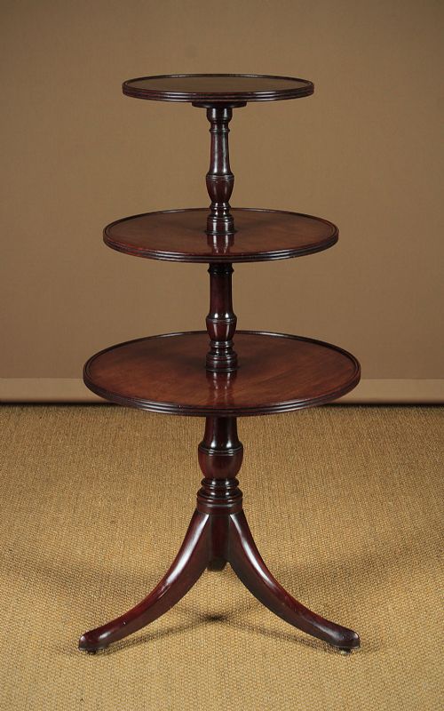 Georgian Mahogany Dumb Waiter C.1800.