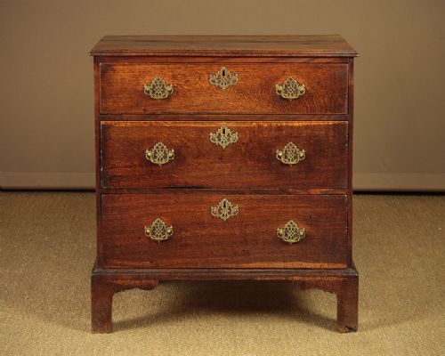 Small Georgian Oak & Elm Chest of Drawers C.1800.