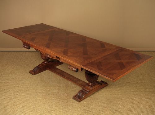 Early 20th.c. Oak Draw Leaf Dining Table C.1930.