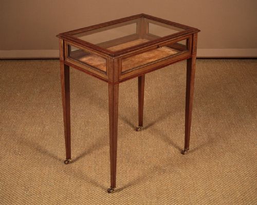 Bijouterie Display Top Table C.1905.
