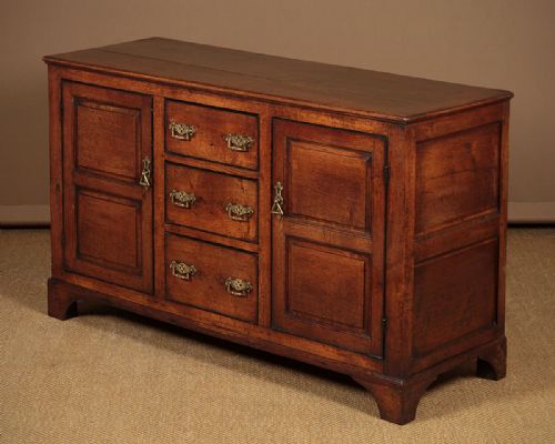 Early 19th.c. Oak Dresser Base C.1810.