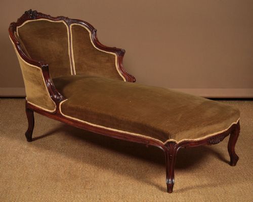 Carved Walnut Chaise Longue C.1890.