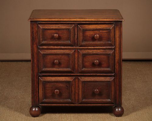Very Small Oak Chest of Drawers C.1910.