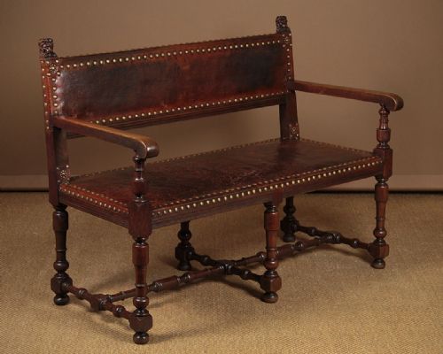 Late 19th.c. Oak & Leather Settle C.1890.