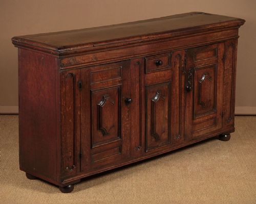 18th.c French Oak Dresser Base C.1720