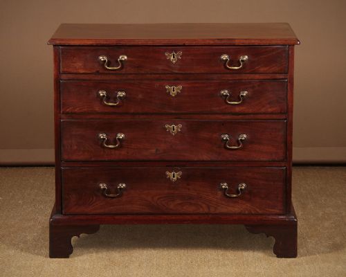 Small Georgian Mahogany Chest of Drawers C.1780.