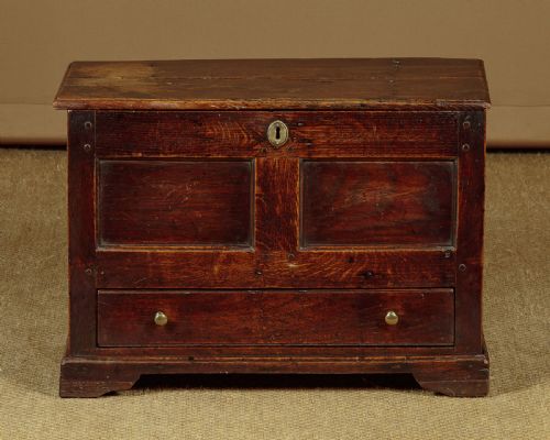 Welsh Oak Coffor Bach C.1760