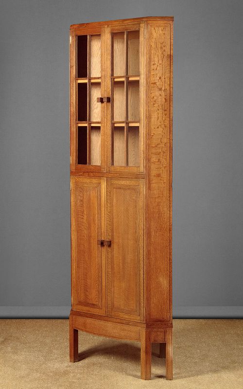 fig 1. Welsh Oak Corner Cupboard by Brynmawr c.1935
