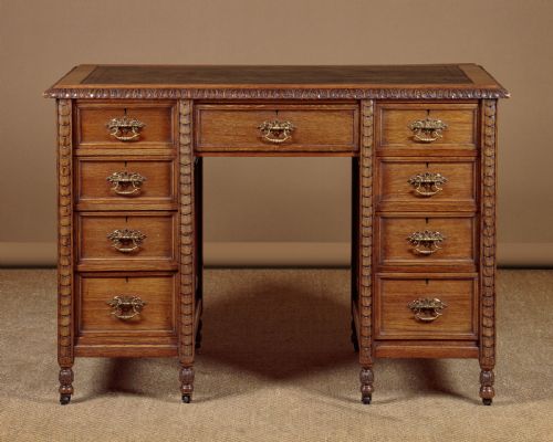 Oak Kneehole Desk C.1890