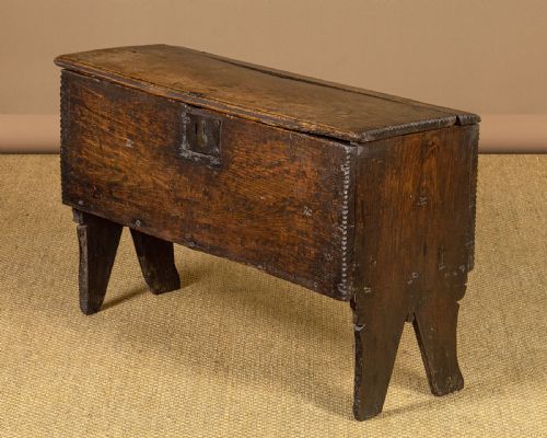Primitive Oak Six Plank Coffer C.1640