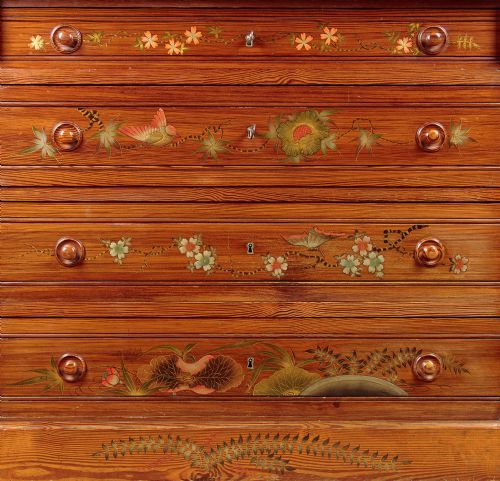 CHEST OF DRAWERS WITH EXOTIC LACQUERWORK DECORATION C1890 - ADDITIONAL PHOTO 5