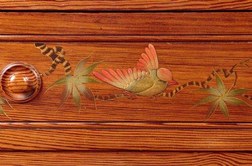 CHEST OF DRAWERS WITH EXOTIC LACQUERWORK DECORATION C1890 - ADDITIONAL PHOTO 7