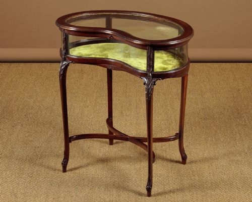 Kidney Shape Bijouterie Display Table C.1920