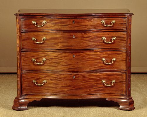 Georgian Serpentine Front Mahogany Chest of Drawers C.1780