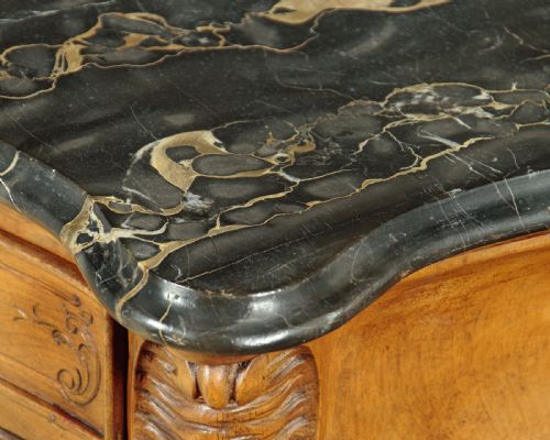 PAIR OF WALNUT BOMBE SIDE CABINETS C1900 - ADDITIONAL PHOTO 5