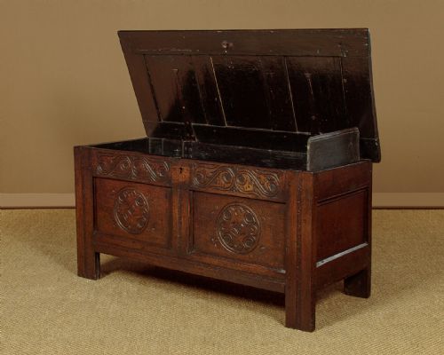 SMALL 18THC OAK COFFER - ADDITIONAL PHOTO 1