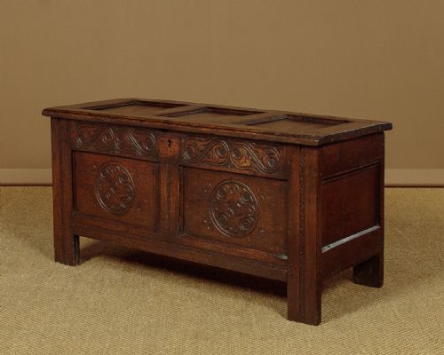 SMALL 18THC OAK COFFER - ADDITIONAL PHOTO 2