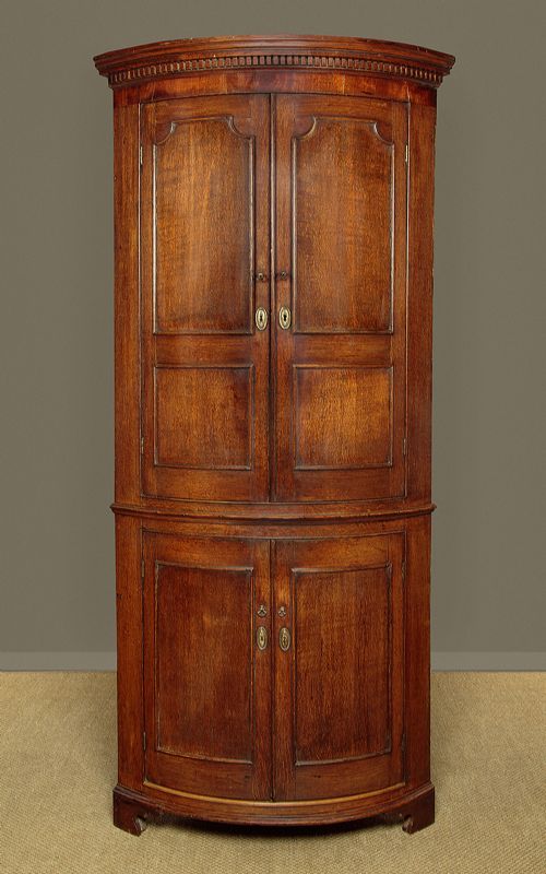 Georgian Oak Bow Front Corner Cupboard C.1800