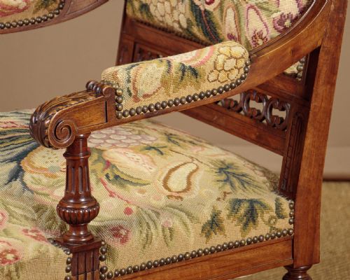 PAIR OF LARGE TAPESTRY ARMCHAIRS C1910 - ADDITIONAL PHOTO 5