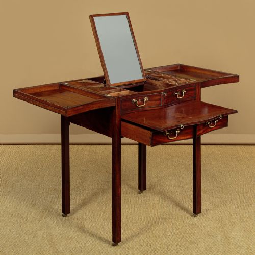 Georgian Mahogany Gentleman's Dressing Table C.1770
