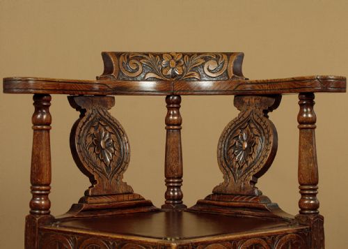 PAIR OF CARVED OAK CORNER CHAIRS C1890 - ADDITIONAL PHOTO 3