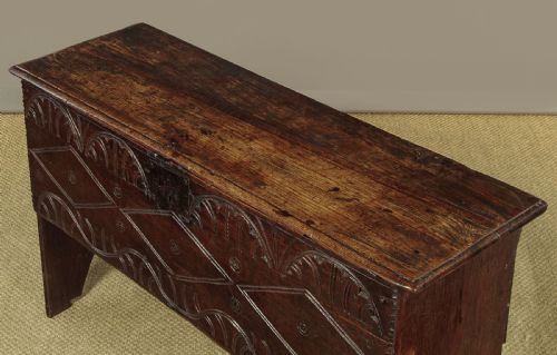 NAIVE CARVED OAK SIX PLANK CHEST C1600 - ADDITIONAL PHOTO 3