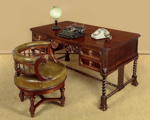 CAROLEAN STYLE OAK DESK C1910 - ADDITIONAL PHOTO 1