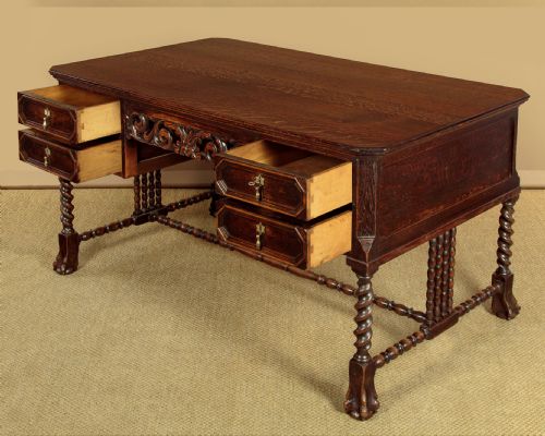 CAROLEAN STYLE OAK DESK C1910 - ADDITIONAL PHOTO 4