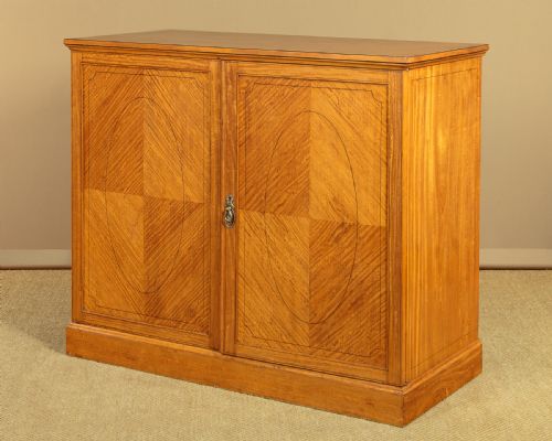 SATINWOOD LINEN PRESS BY WARING GILLOW C1910 - ADDITIONAL PHOTO 2