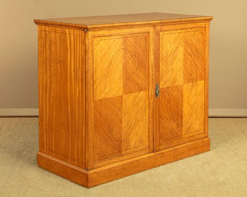 SATINWOOD LINEN PRESS BY WARING GILLOW C1910 - ADDITIONAL PHOTO 3