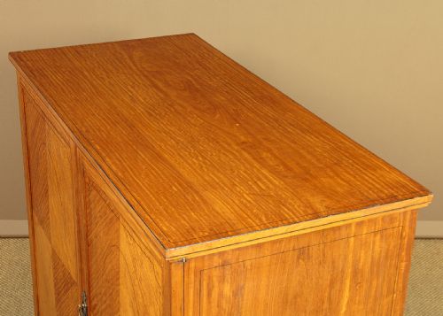 SATINWOOD LINEN PRESS BY WARING GILLOW C1910 - ADDITIONAL PHOTO 4