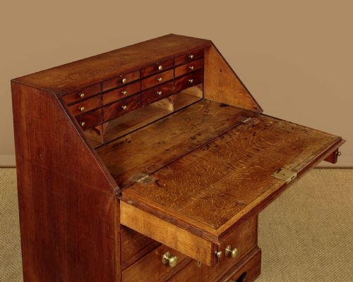 SMALL GEORGIAN OAK BUREAU C1800 - ADDITIONAL PHOTO 6