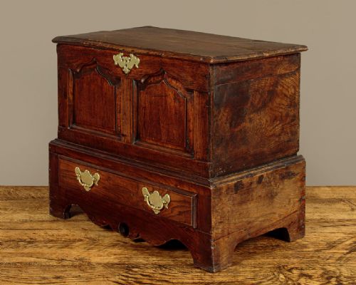 WELSH OAK COFFER BACH C1770 - ADDITIONAL PHOTO 2