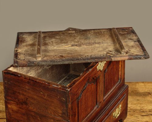 WELSH OAK COFFER BACH C1770 - ADDITIONAL PHOTO 7