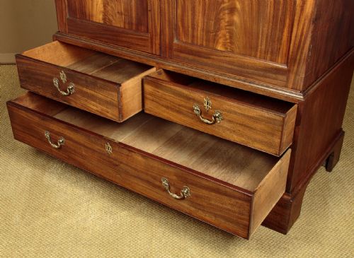 GEORGE III MAHOGANY LINEN PRESS C1800 - ADDITIONAL PHOTO 9