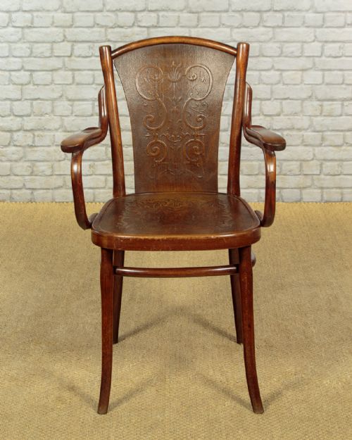 PAIR OF BENTWOOD ARMCHAIRS BY THONET C1900 - ADDITIONAL PHOTO 1